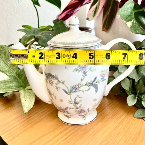 Lotus Garden Bone China Tea Pot 32oz by Gracie Bone China - Picture 9 of 12